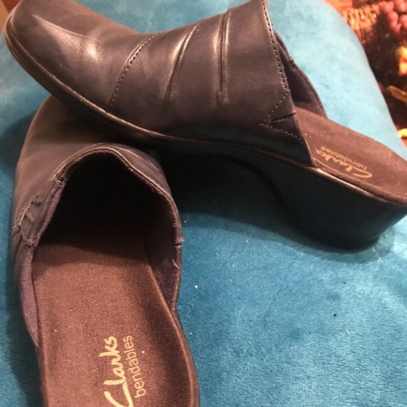 Clarks clogs size 7 M - Picture 2 of 3